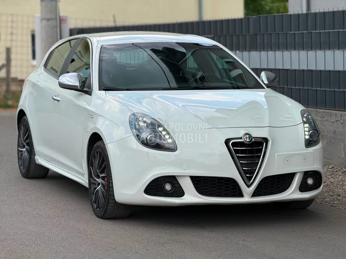 Alfa Romeo Giulietta 2011 photo 4