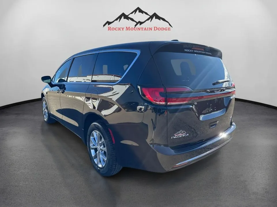 Chrysler Pacifica 2027 photo 3