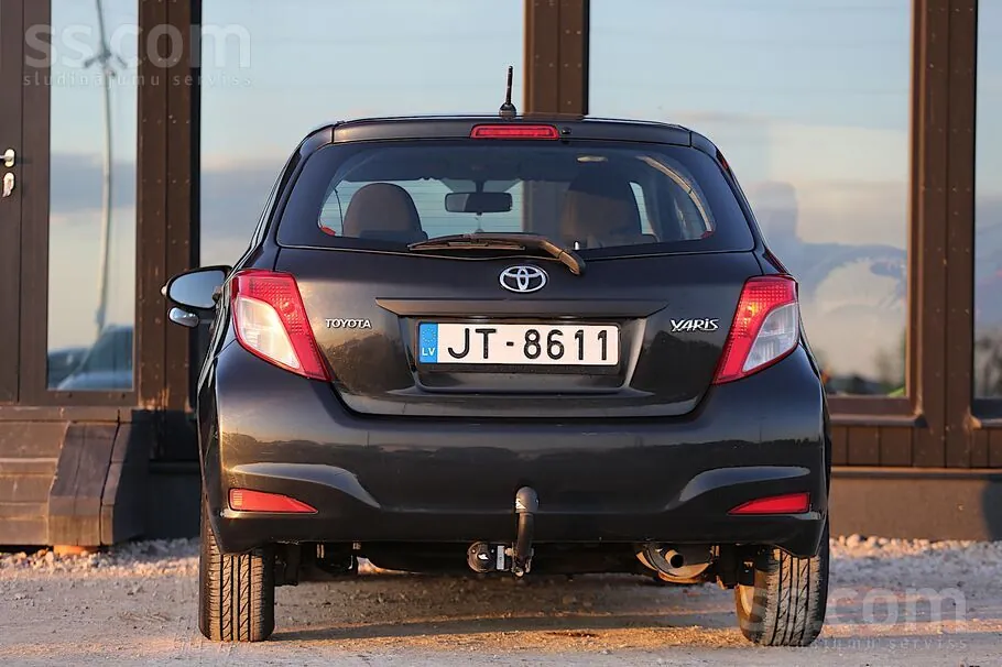 Toyota Yaris 2012 photo 3