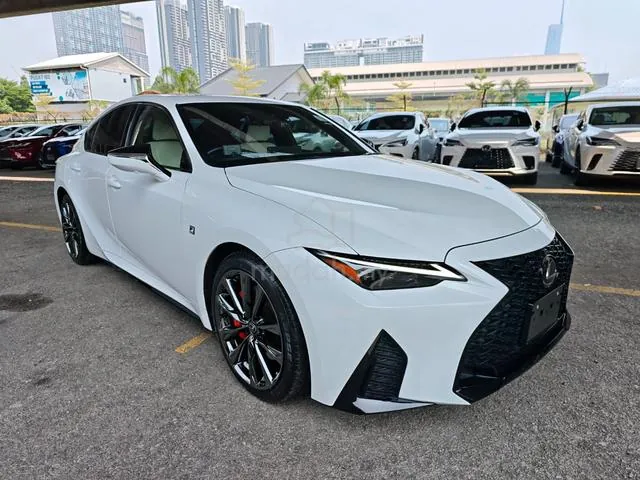 Lexus Is300