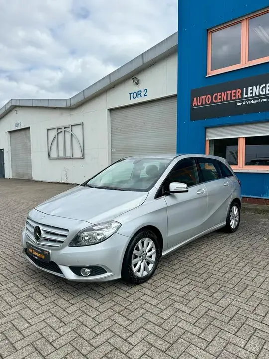 Mercedes-Benz B180