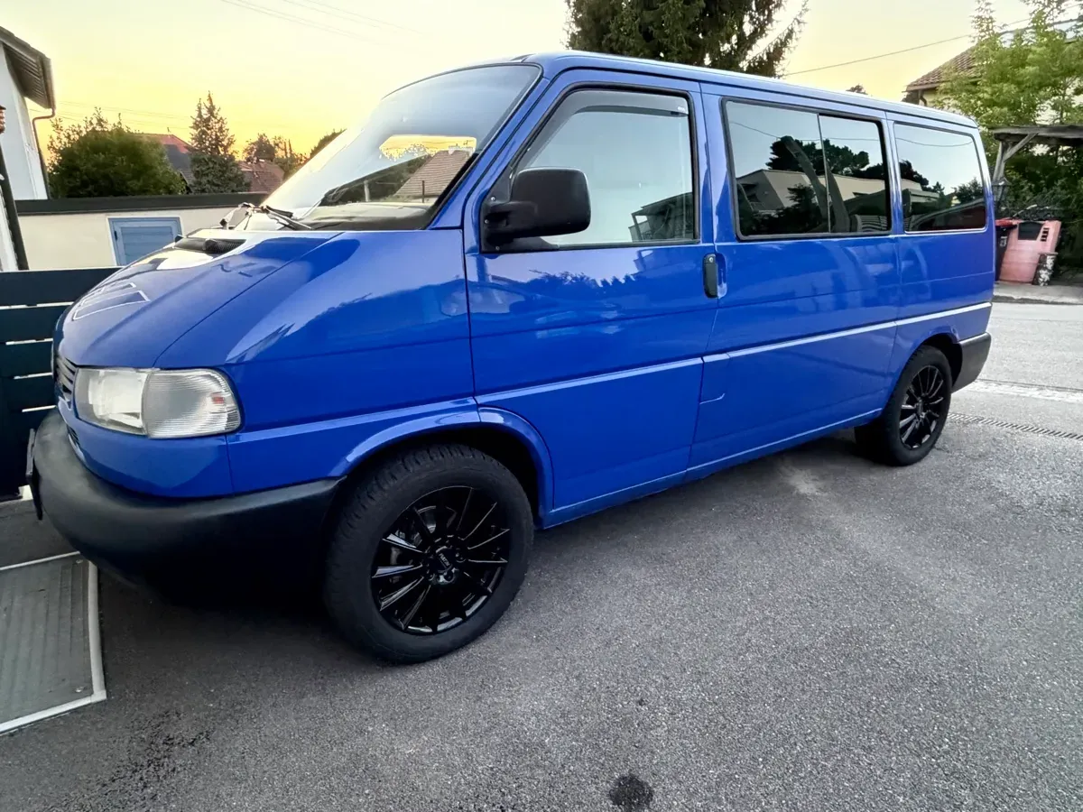 Volkswagen T4 2002 photo 2