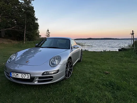 Porsche 911 Carrera 2005 photo 2