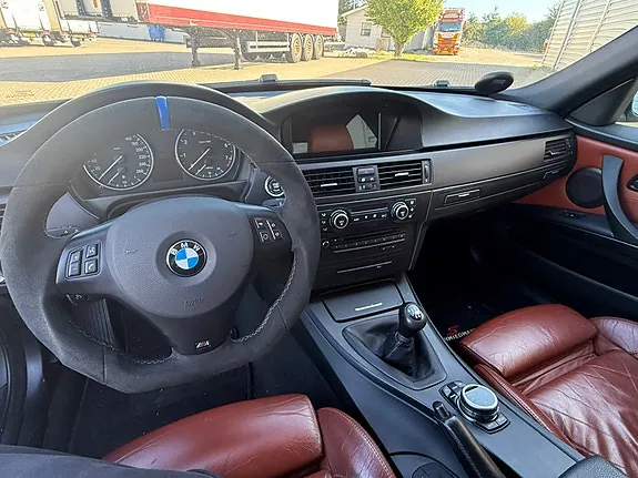BMW 320I 2009 photo 4