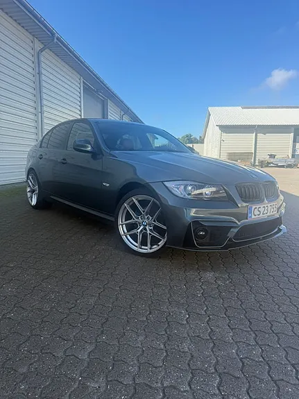 BMW 320I