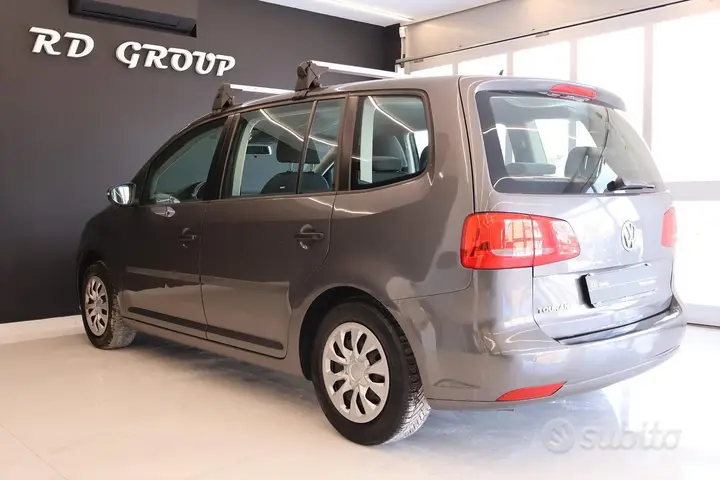 Volkswagen Touran 2011 photo 5