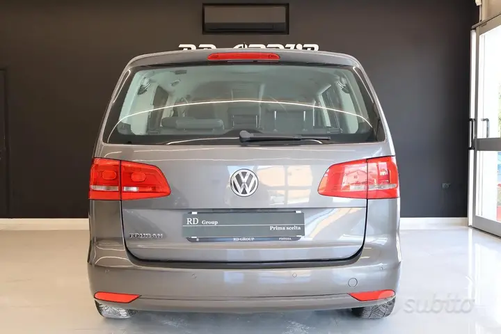 Volkswagen Touran 2011 photo 4