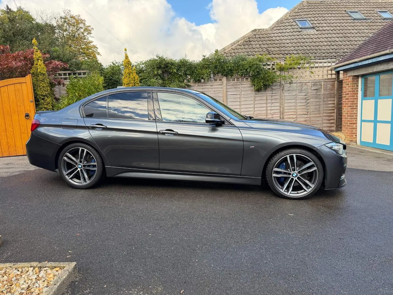 BMW 3 Series 2018 photo 4