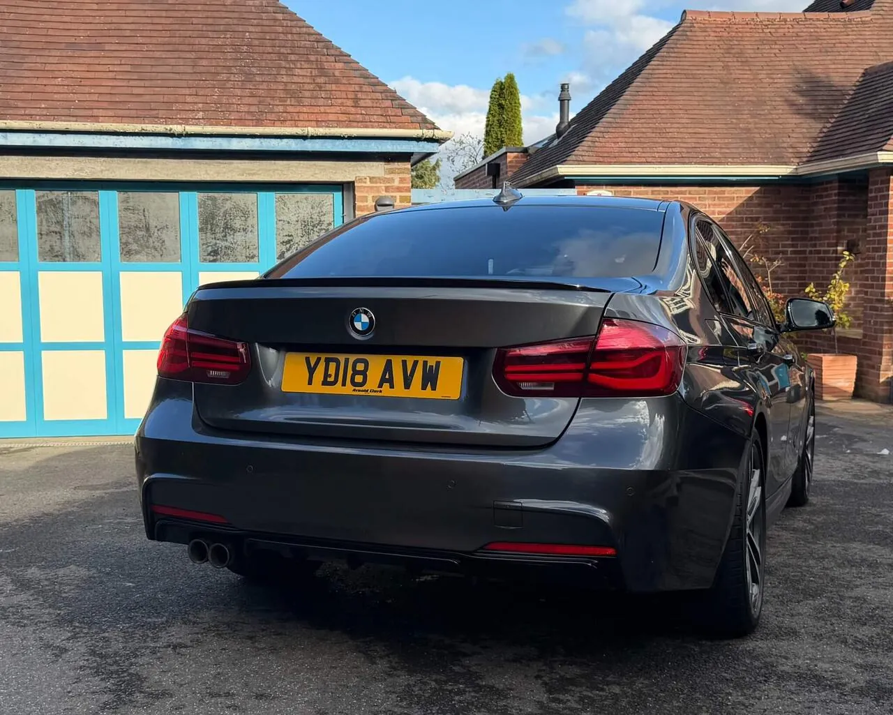 BMW 3 Series 2018 photo 5