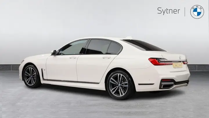 BMW 7 Series 2022 photo 2