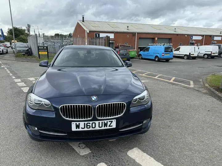 BMW 5 Series 2010 photo 3