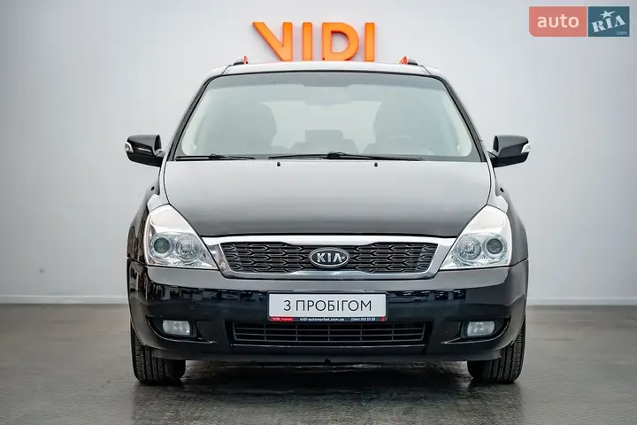 Kia Carnival 2012 photo 5