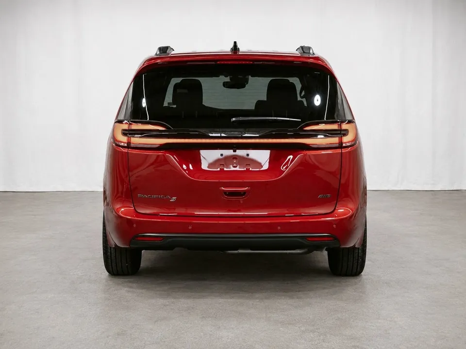 Chrysler Pacifica 2027 photo 5