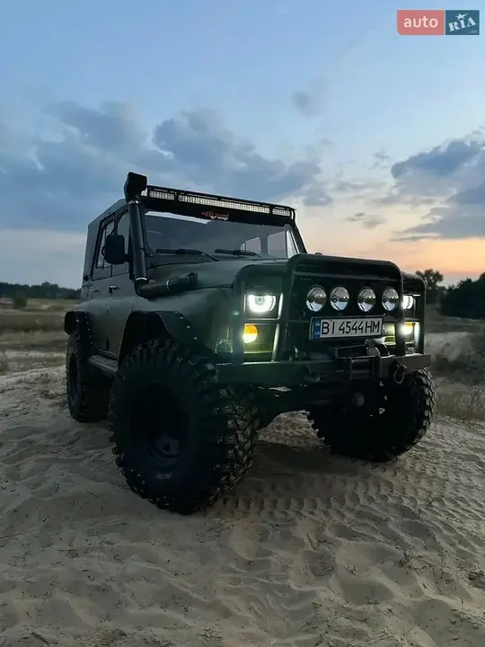 UAZ 31512