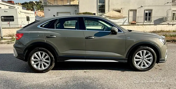 Audi Q3 2023 photo 2