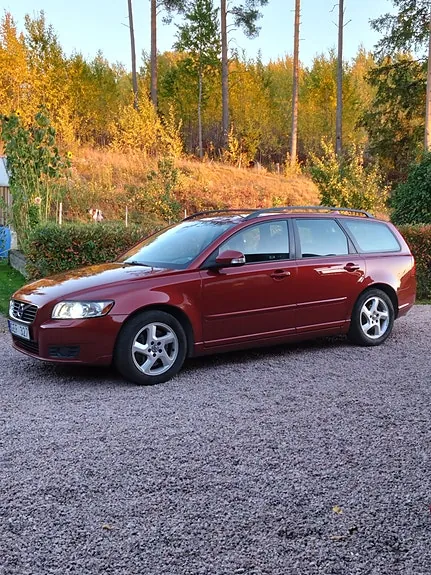 Volvo V50 2011 photo 2