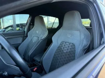 Volkswagen Golf 2022 photo 2