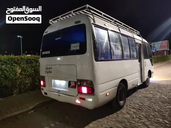 Toyota Hiace 2012 photo 2