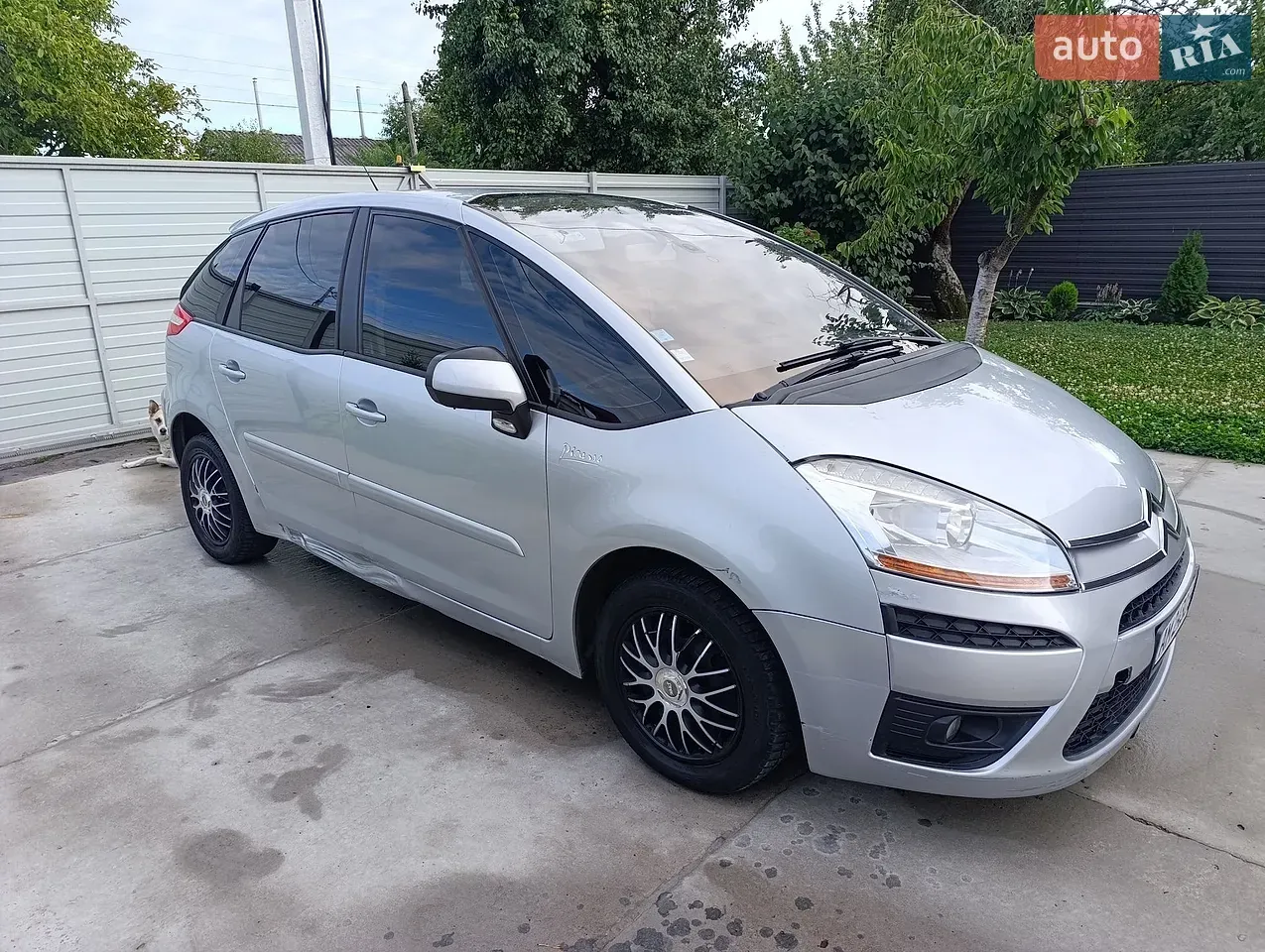 Citroen C4 Picasso 2010 photo 2