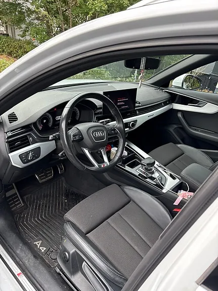 Audi A4 2022 photo 2