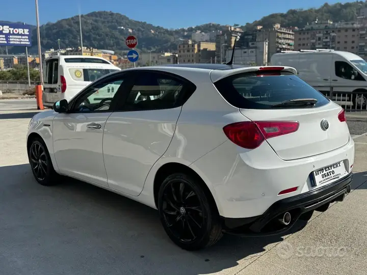 Alfa Romeo Giulietta 2018 photo 5