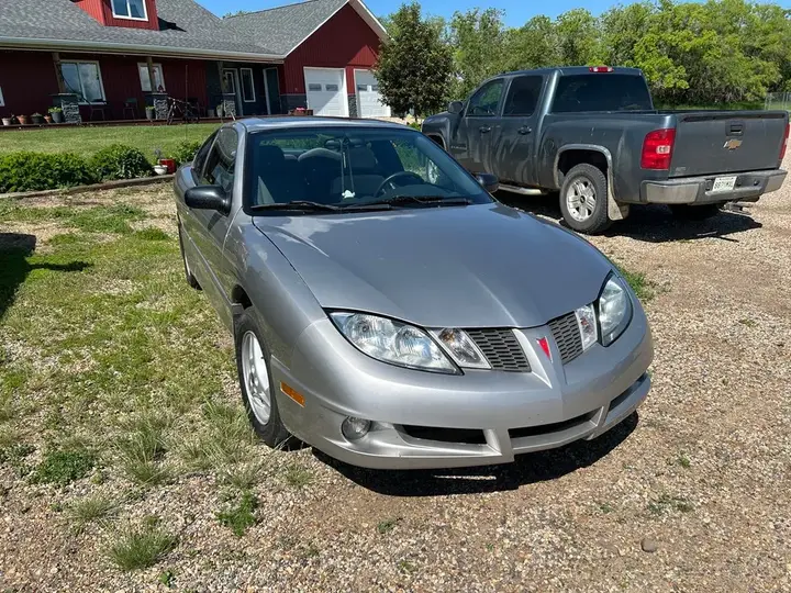 Pontiac Sunfire 2005 photo 2