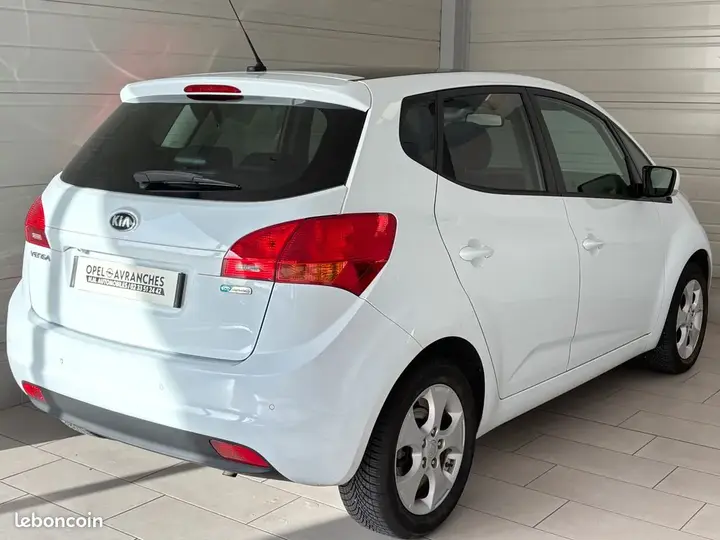 Kia Venga 2015 photo 2