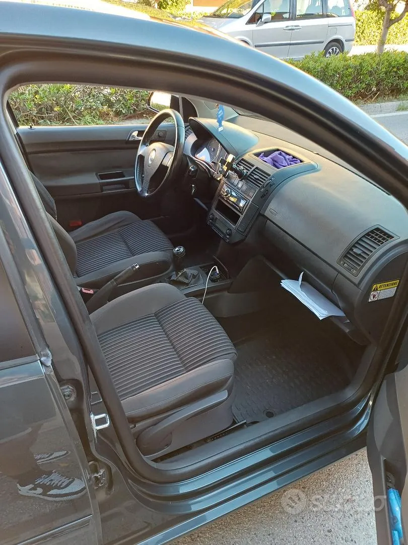 Volkswagen Polo 2007 photo 2