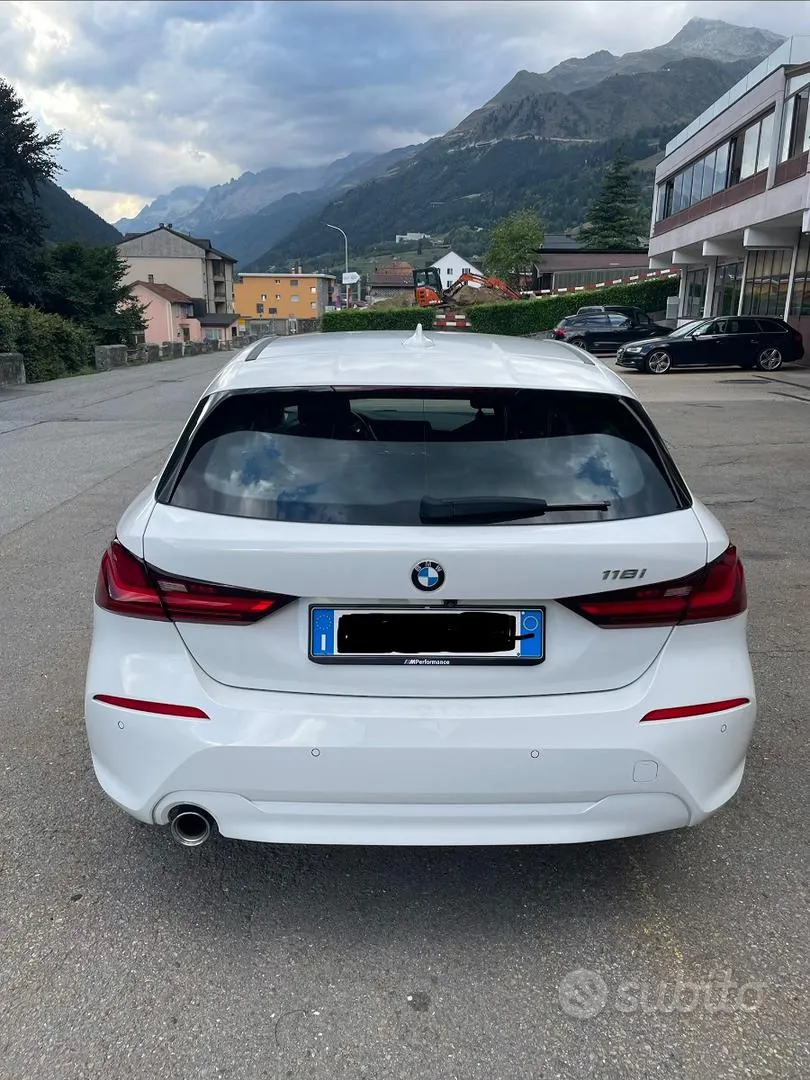 BMW 1 Series 2024 photo 2