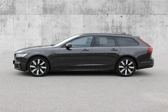 Volvo V90 2025 photo 4