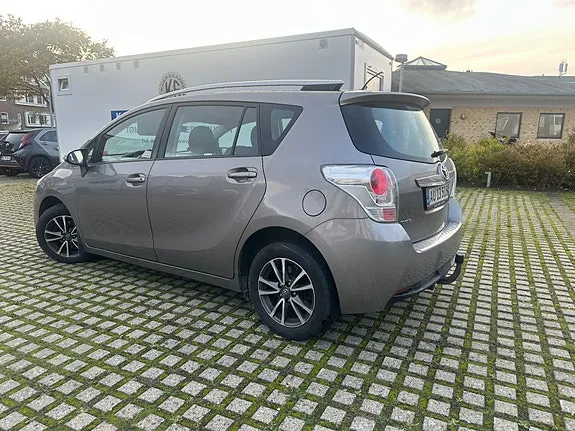 Toyota Verso 2015 photo 4