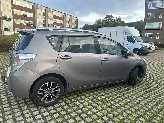 Toyota Verso 2015 photo 5