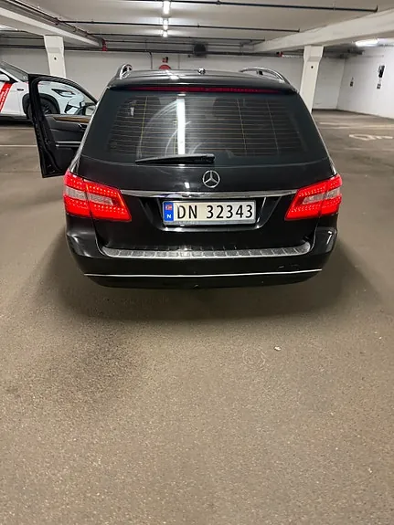 Mercedes-Benz E200 D 2009 photo 4