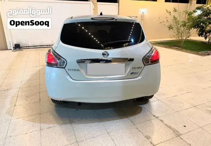 Nissan Tiida 2015 photo 2