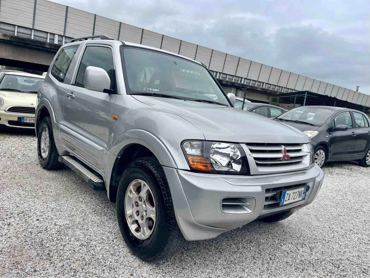 Mitsubishi Pajero 2001 photo 3