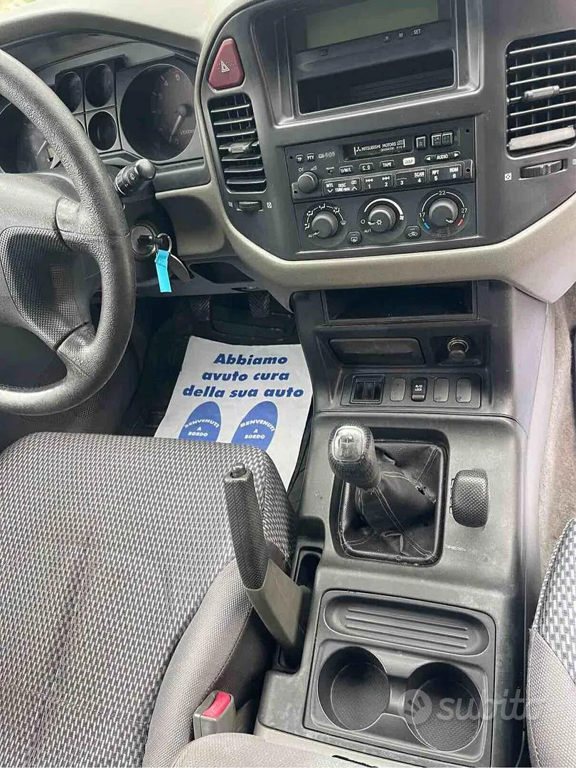 Mitsubishi Pajero 2001 photo 4