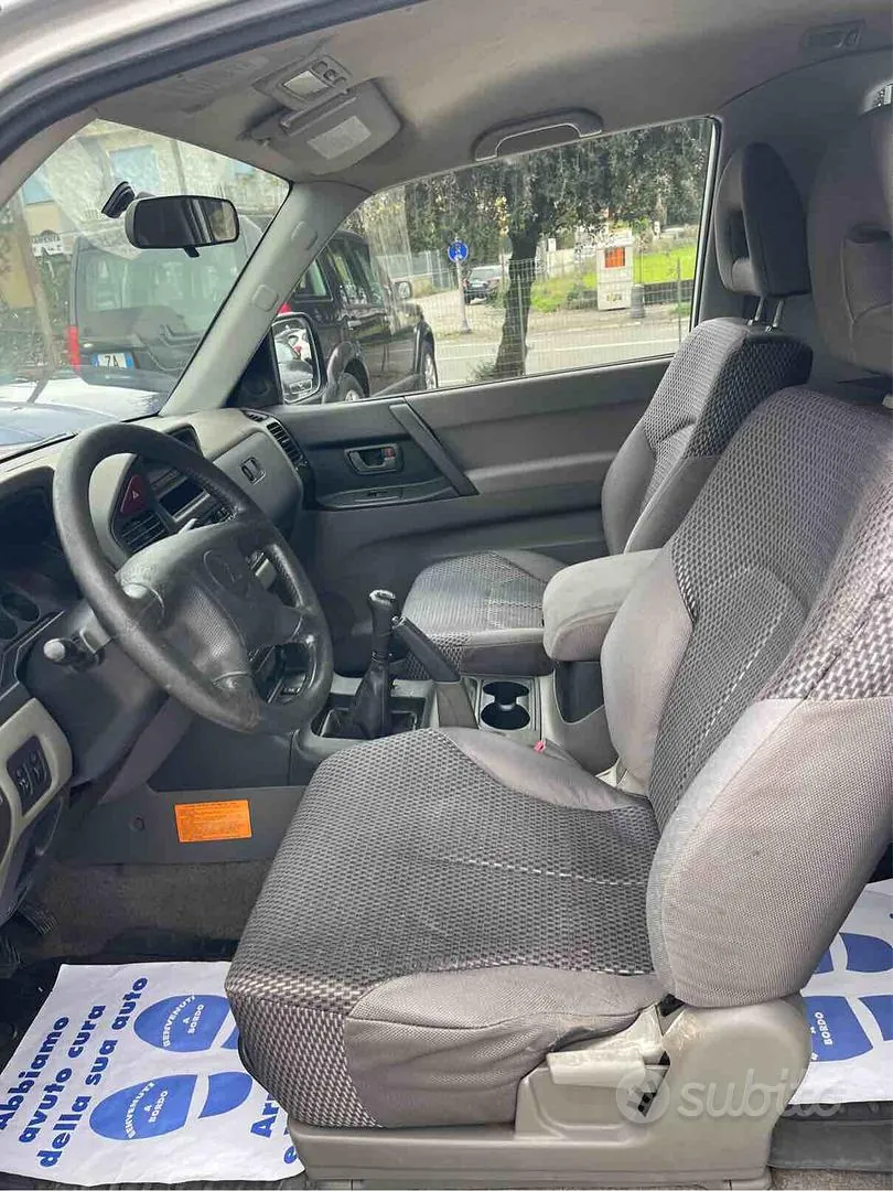 Mitsubishi Pajero 2001 photo 5
