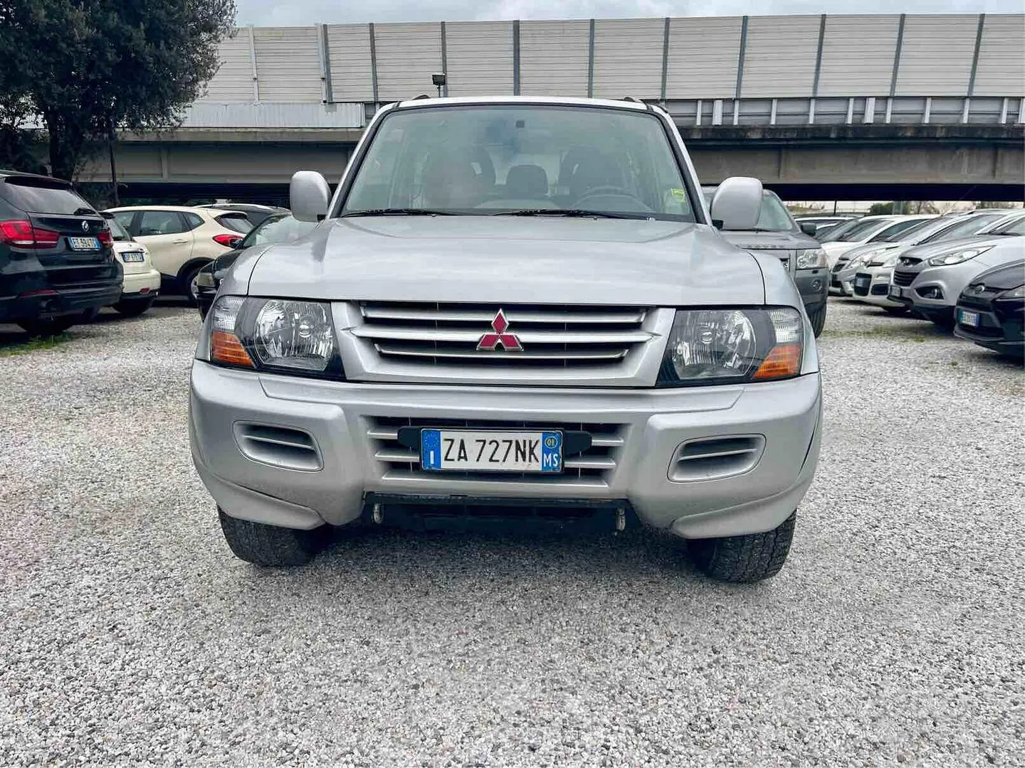 Mitsubishi Pajero 2001 photo 2