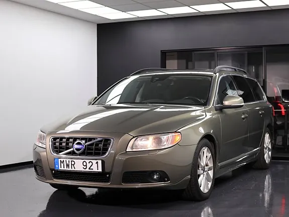 Volvo V70 2013 photo 2