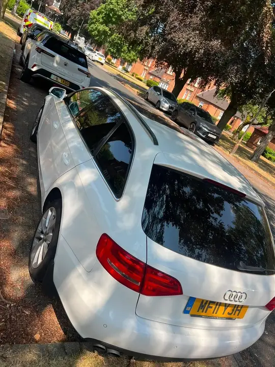 Audi A4 Avant 2011 photo 4