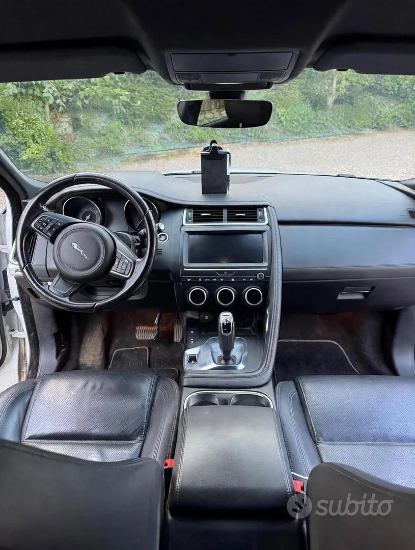 Jaguar E-Pace 2020 photo 3