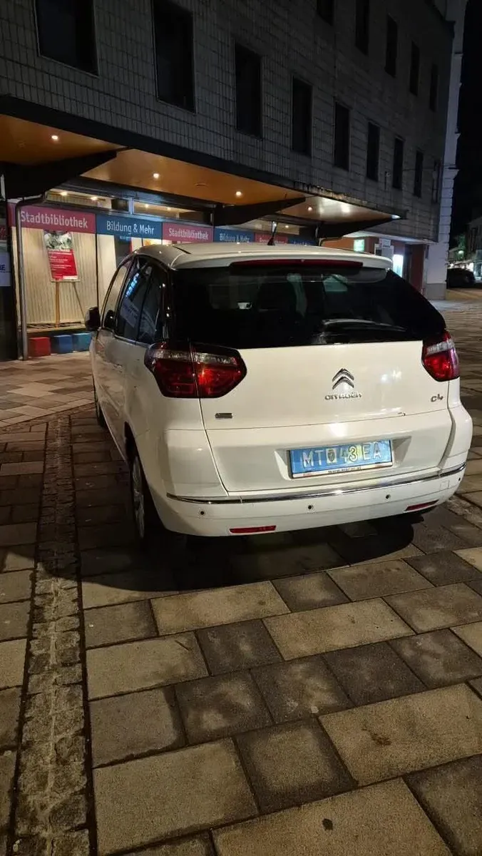 Citroen C4 Picasso 2012 photo 2