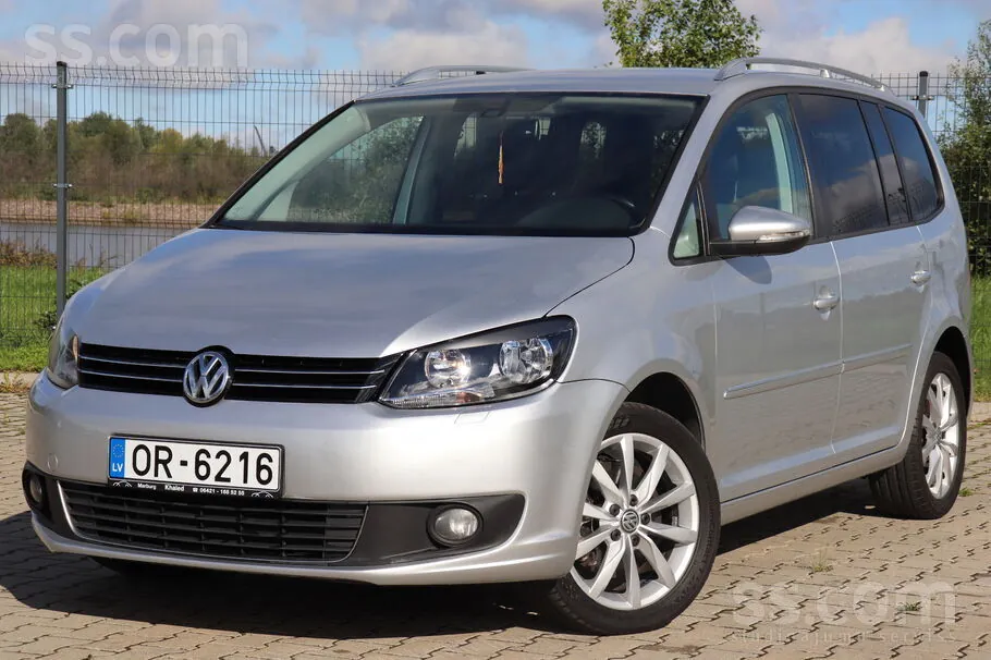 Volkswagen Touran 2011 photo 5