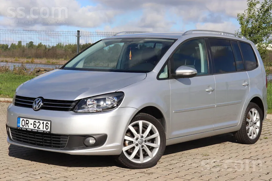 Volkswagen Touran 2011 photo 4