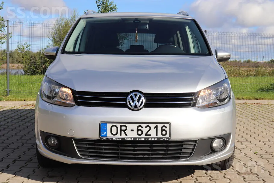 Volkswagen Touran 2011 photo 3