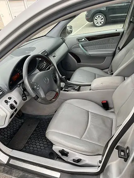 Mercedes-Benz C180 2002 photo 3