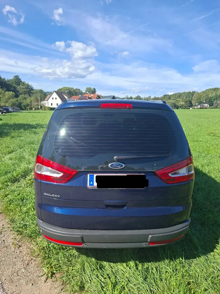 Ford Galaxy 2011 photo 2