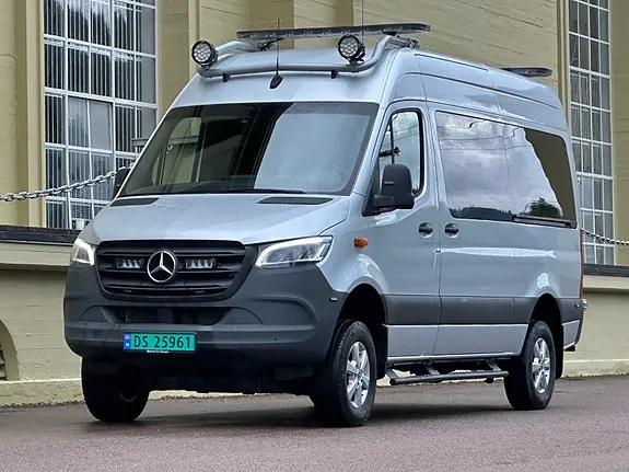 Mercedes-Benz Sprinter 2023 photo 3