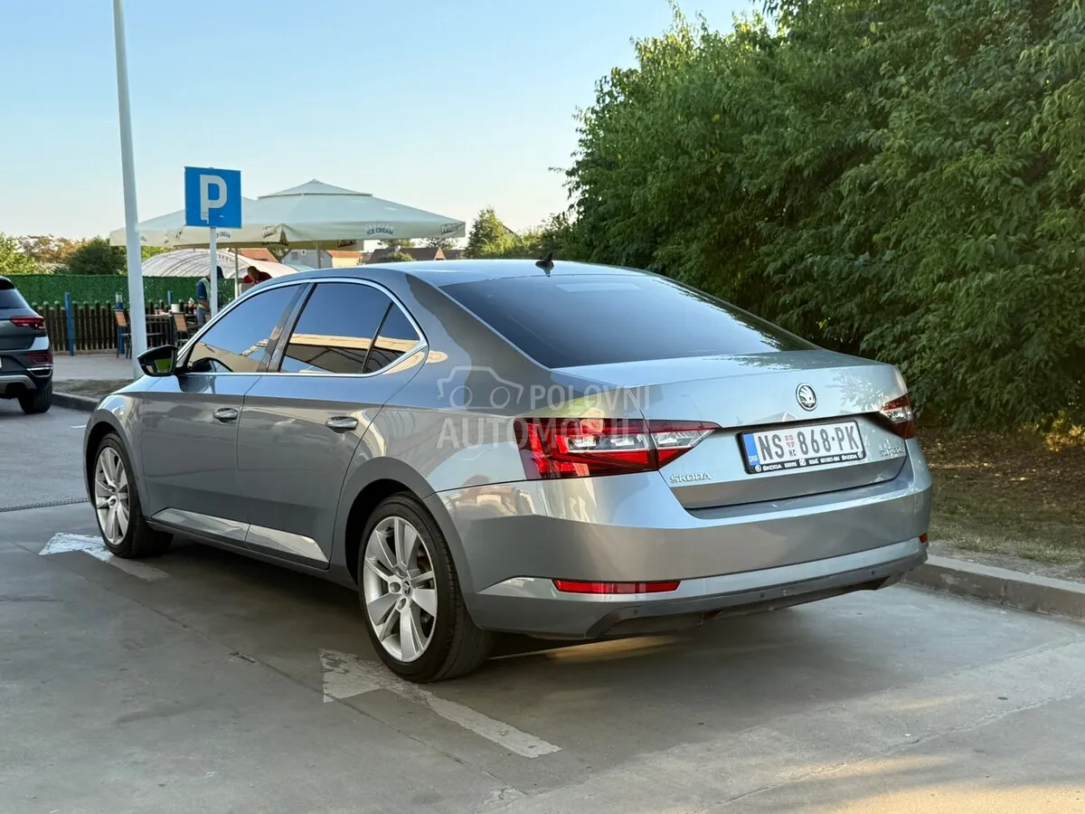 Skoda Superb 2016 photo 4