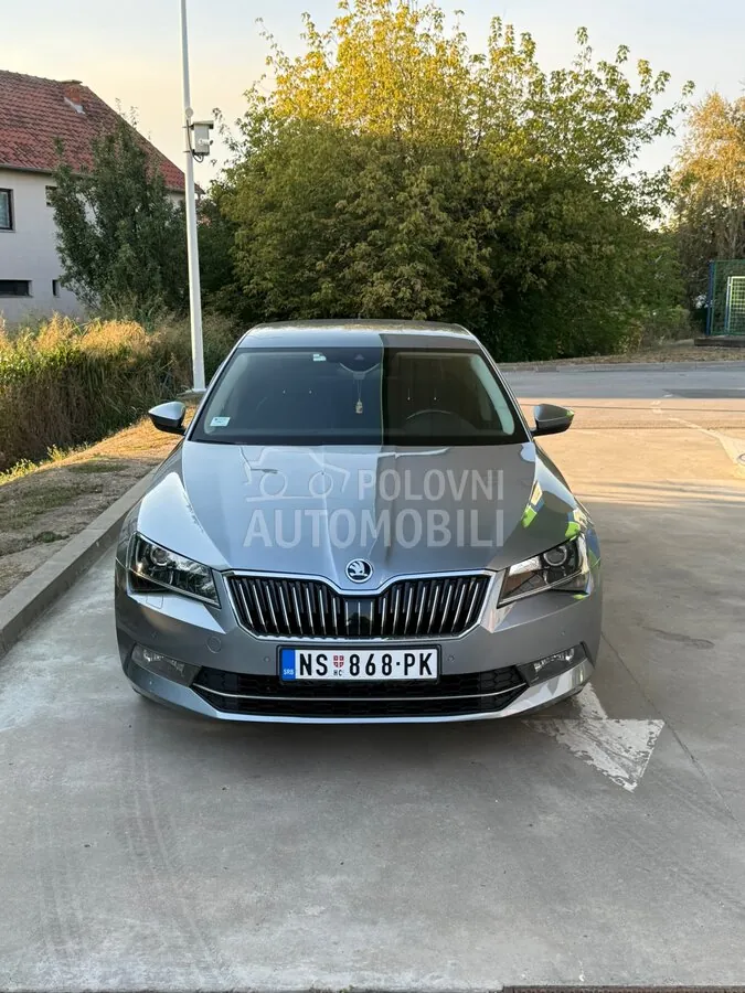 Skoda Superb 2016 photo 2